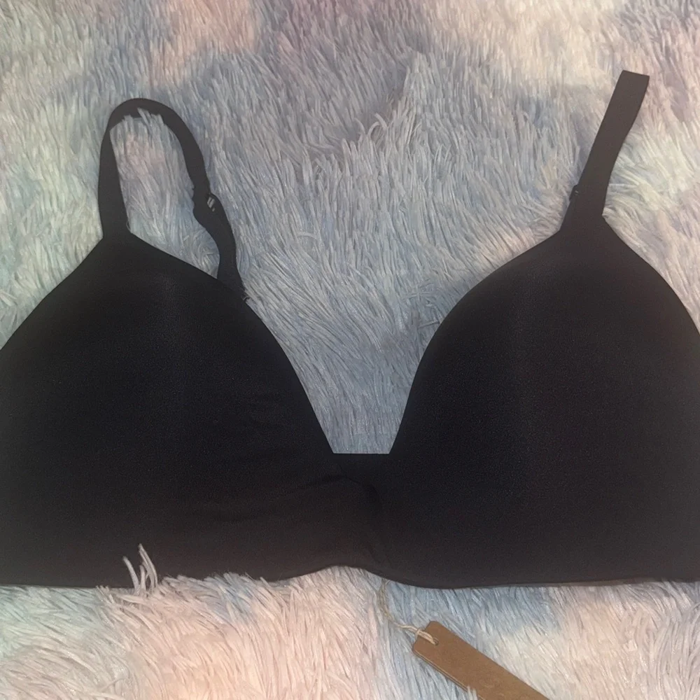 SKIMS  Black wireless T shirt semi bra onyx new - Picture 2 of 6